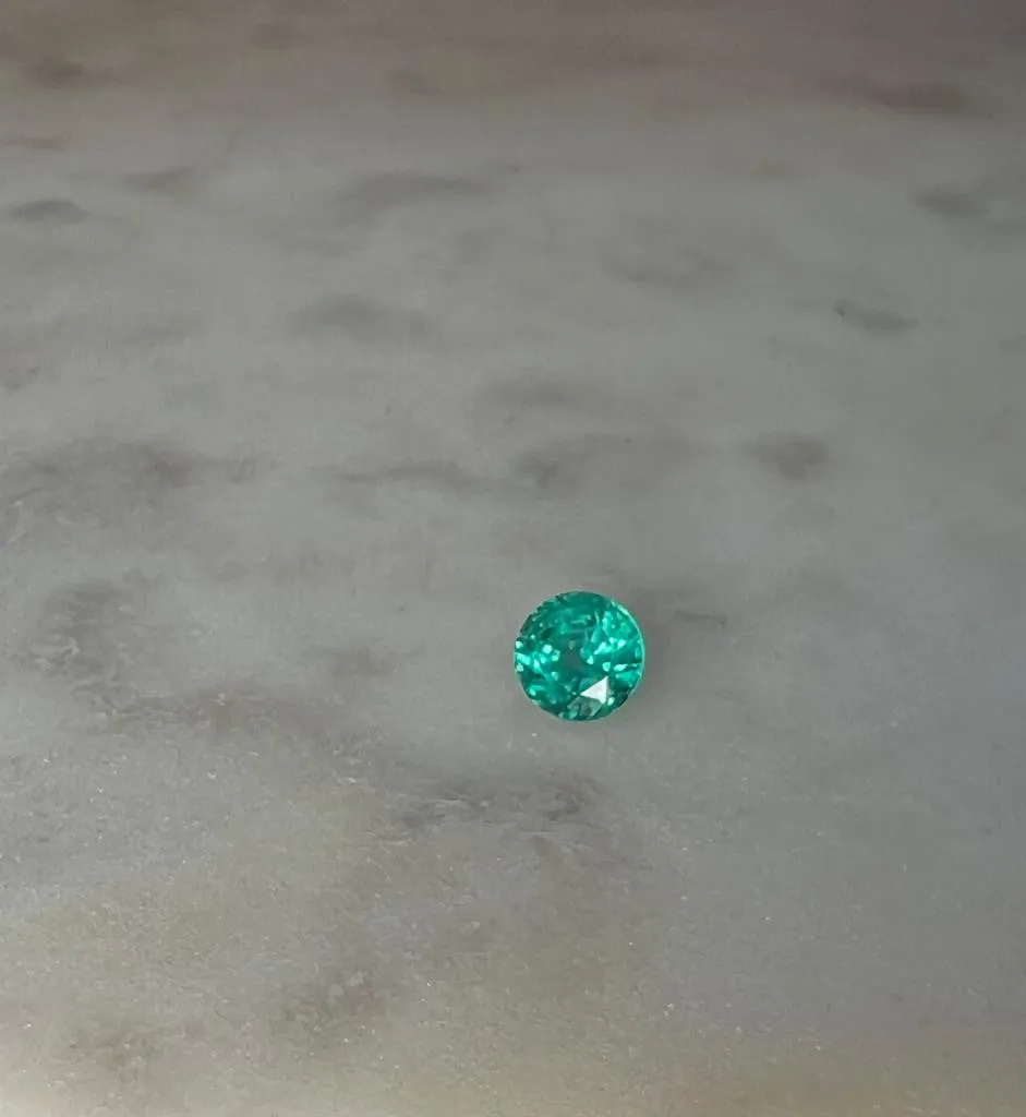 1.60 CARAT CUSHION CUT NATURAL GREEN EMERALD LOOSE GEMSTONE. 1.60 CT GREEN ZAMBIA BY MIKE NEKTA NYC