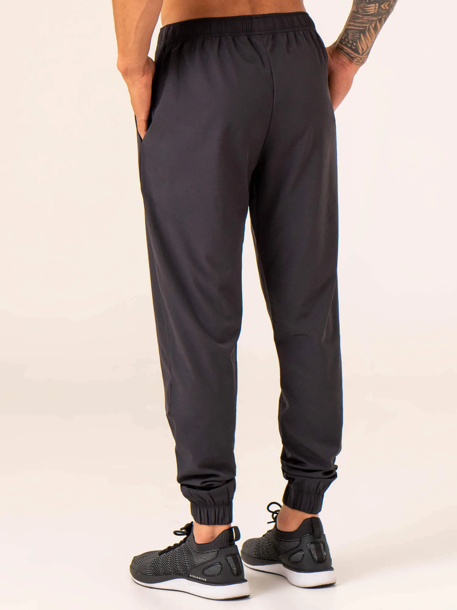 Emerge Training Pant - Faded Black