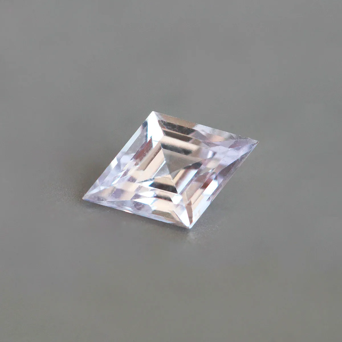 Stunning 1.13 Ct Peach Pink Sapphire in Elegant Rhombus Cut