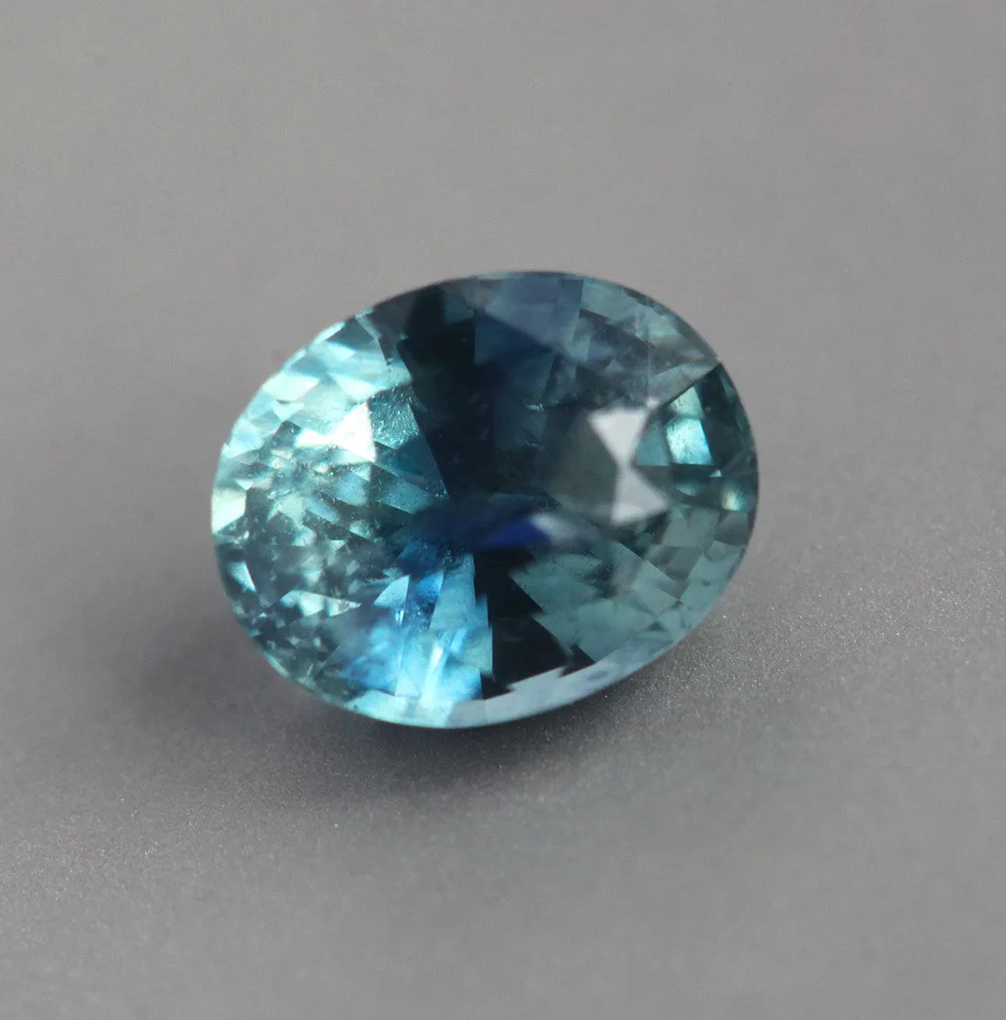 Loose 1.82 Ct Oval Teal Sapphire