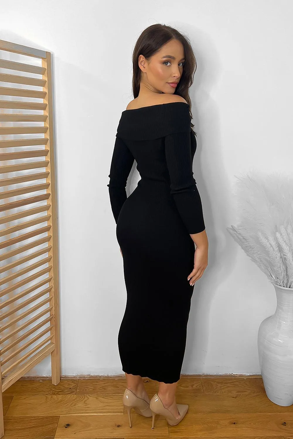 Loose Neck Cut Out Detail Knitted Midi Dress