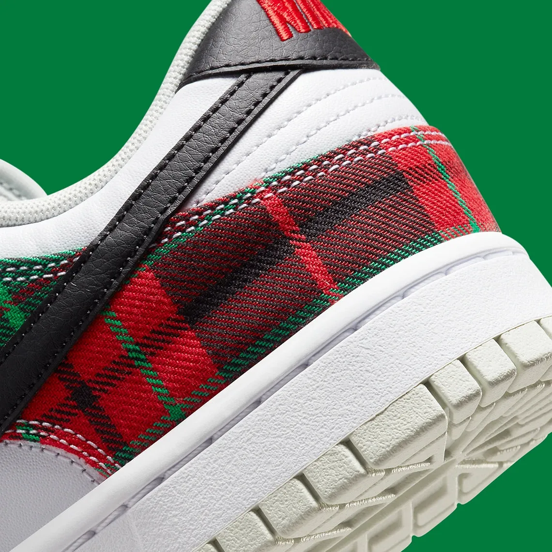 Nike Dunk Low Tartan Plaid