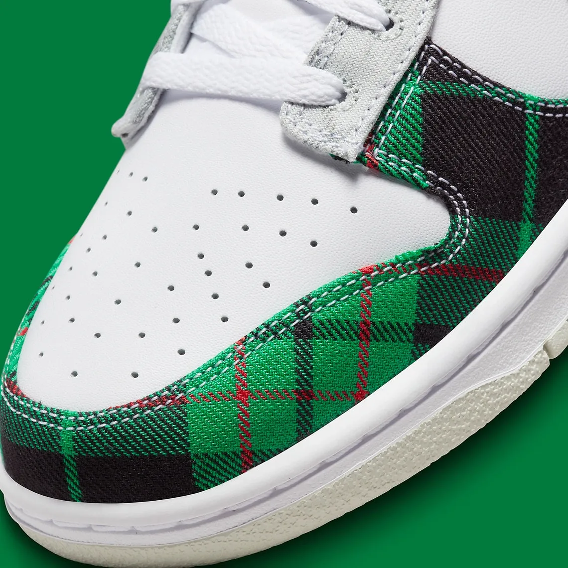 Nike Dunk Low Tartan Plaid