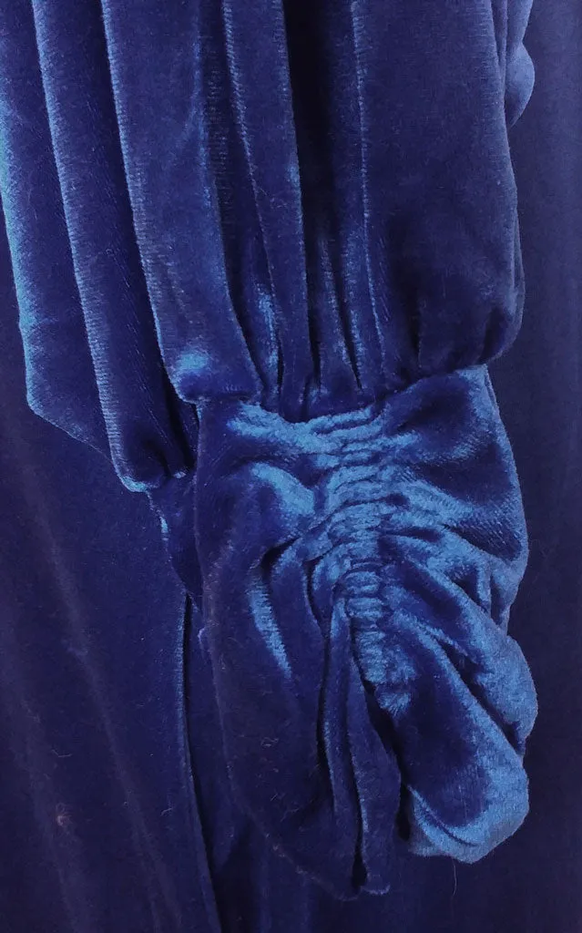 *VINTAGE KEYLOUN LUXURIOUS PANNE VELVET RUCHED DRESSING GOWN IN A FABULOUS SHADE OF MIDNIGHT SAPPHIRE